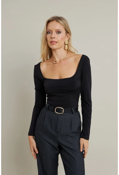 Kadın Siyah Kayık Yaka Bluz DMR387