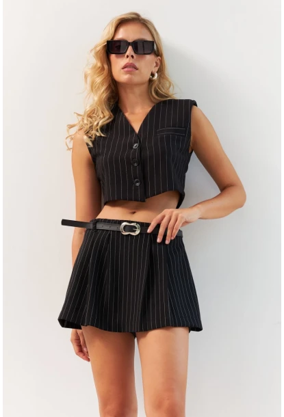 Kadın Siyah Kemerli Şort Etek TW60237