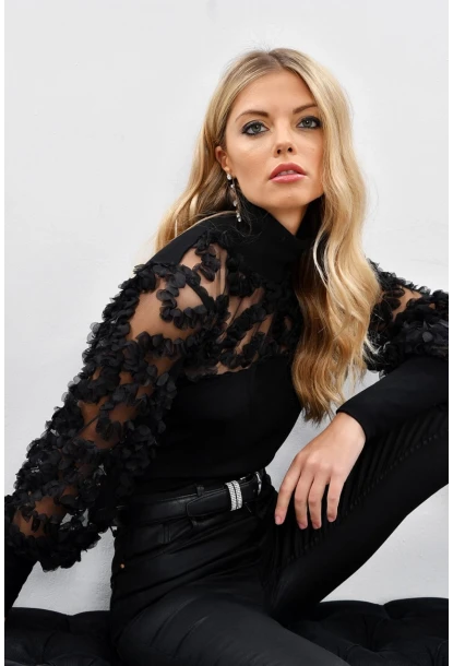 Kadın Siyah Kolları Tül Fırfır Aksesuarlı Bluz BK894