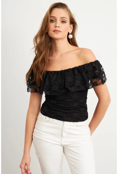 Kadın Siyah Madonna Yaka Dantel Bluz MTK13549