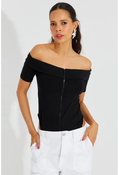 Kadın Siyah Madonna Yaka Fermuarlı Bluz B2542