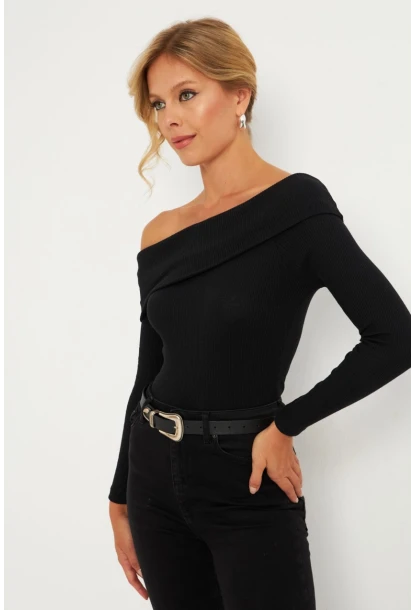 Kadın Siyah Madonna Yaka Kaşkorse Bluz XL2210