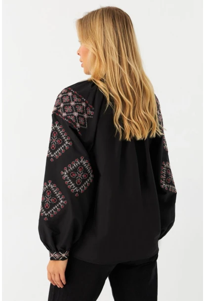 Kadın Siyah Nakışlı Detaylı Bluz MQS5672