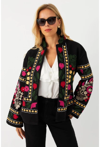 Kadın Siyah Nakışlı Kaşe Ceket MQS5880