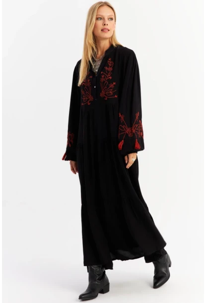 Kadın Siyah Nakışlı Volanlı Maxi Elbise MALO2