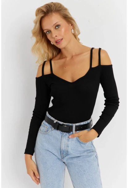 Kadın Siyah Omuzları Açık Kaşkorse Bluz EY2889
