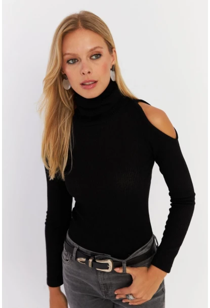 Kadın Siyah Omuzları Açık Kaşkorse Bluz HOR04