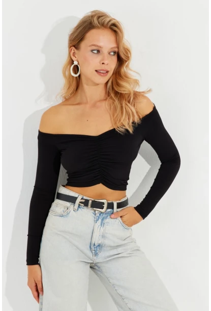 Kadın Siyah Önü Büzgülü V Yaka Crop Bluz B1977