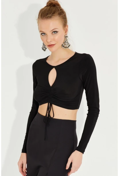 Kadın Siyah Önü Damla Büzgülü Crop Bluz AYD246