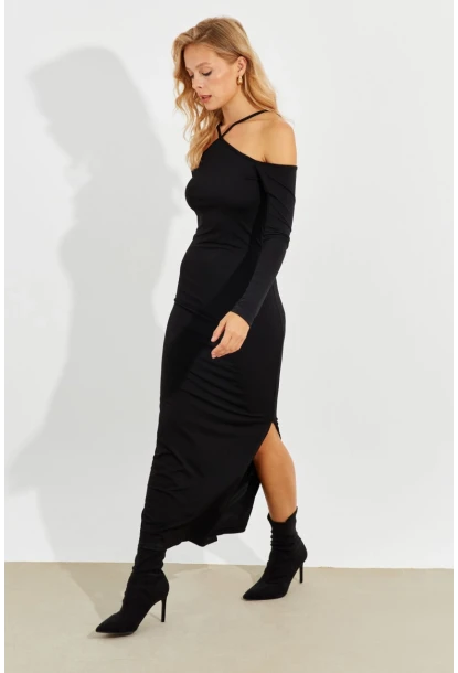 Kadın Siyah Önü Pencereli Yırtmaçlı Maxi Elbise MEN2012