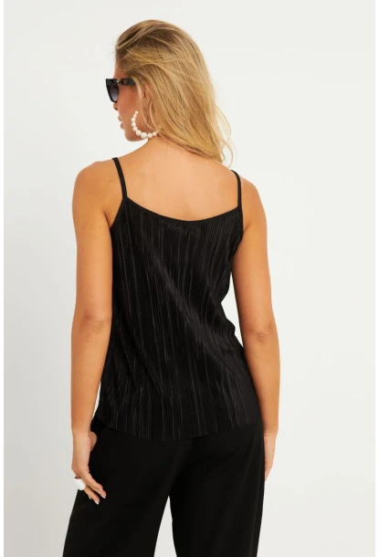 Kadın Siyah Piliseli Askılı Bluz DMR004