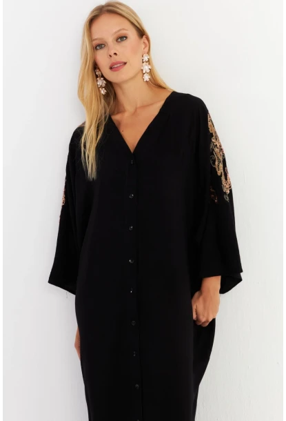 Kadın Siyah Sırtı Nakışlı Düğmeli Maxi Elbise ALO16