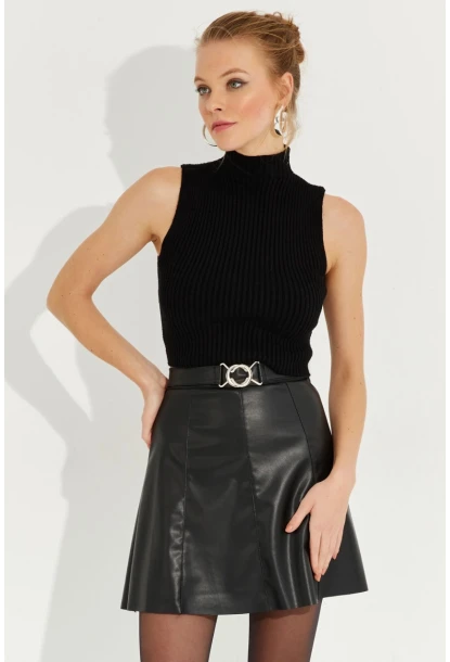 Kadın Siyah Tokalı Suni Deri Mini Etek ELA104