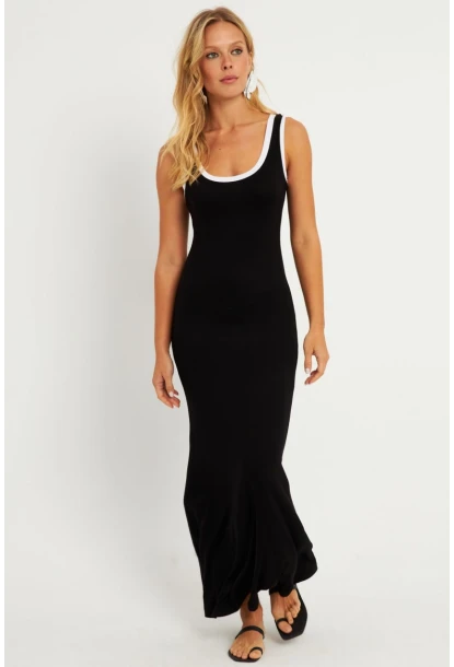 Kadın Siyah U Yaka Kolsuz Maxi Elbise EY2802