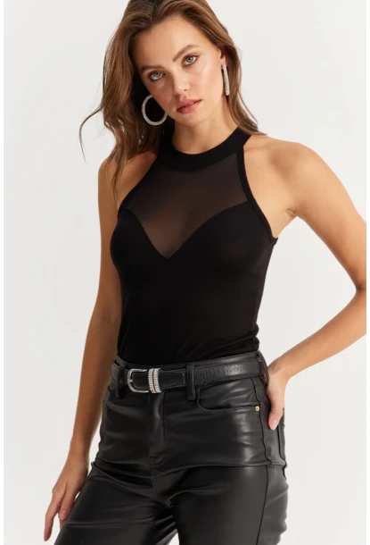Kadın Siyah Üstü Tül Halter Yaka Bluz EY2922
