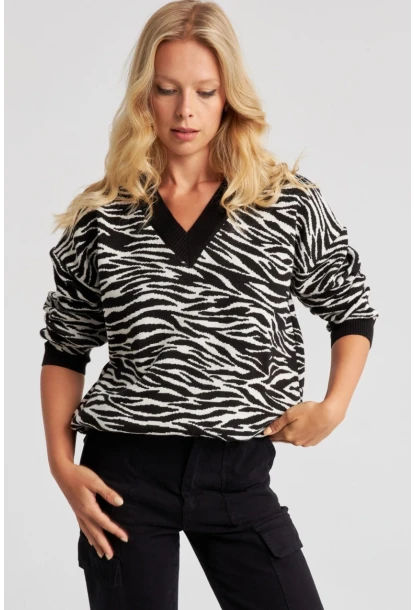 Kadın Siyah Zebra Desenli Triko Kazak YZ521