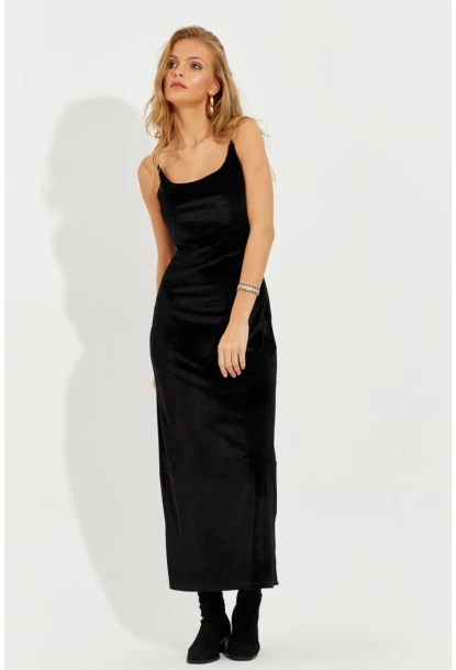 Kadın Siyah Zincir Askılı Kadife Midi Elbise B2851