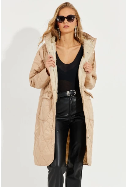 Kadın Vanilya Kapitone Fermuarlı Kapüşonlu Mont QRS8245