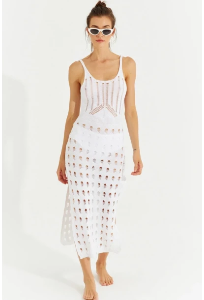 Kadın Beyaz Ajurlu Triko Maxi Elbise SF2504