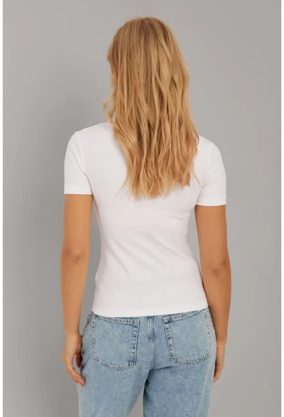 Kadın Beyaz Aksesuarlı Bluz EY2734