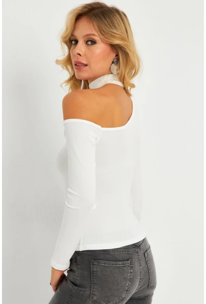 Kadın Beyaz Asimetrik Yaka Bluz CG376