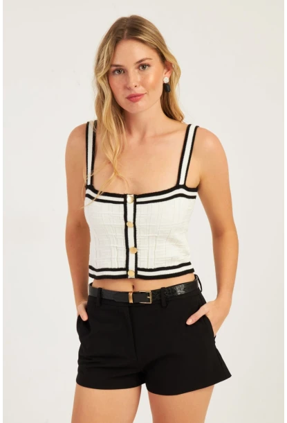 Kadın Beyaz Düğme Detaylı Triko Crop Bluz MSS134