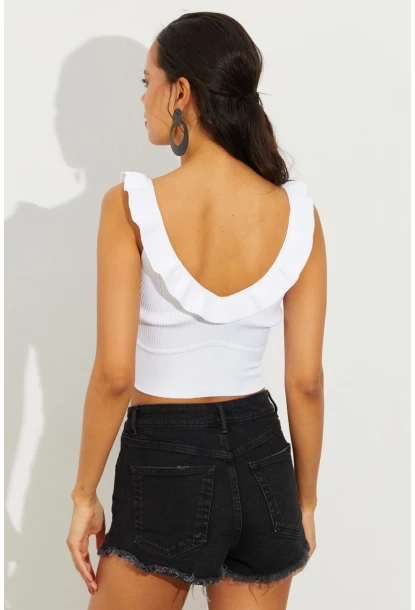 Kadın Beyaz Fırfırlı Triko Crop Bluz SMT210