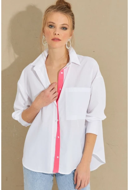 Kadın Beyaz-Fuşya Sırtı Düğmeli Gömlek ROT274