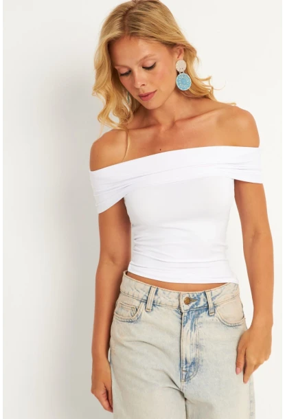 Kadın Beyaz Madonna Yaka Bluz CY340