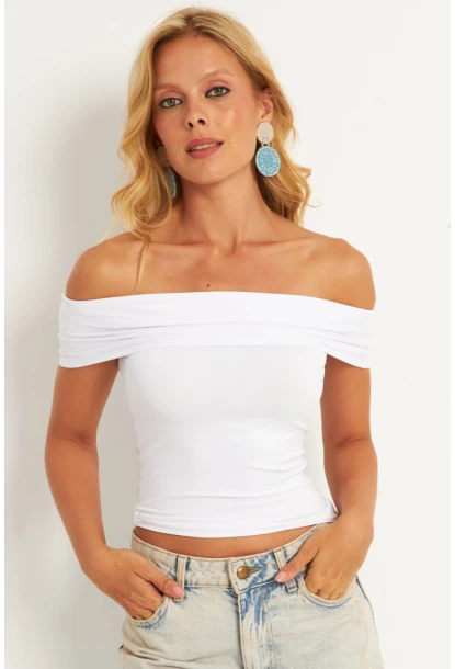 Kadın Beyaz Madonna Yaka Bluz CY340