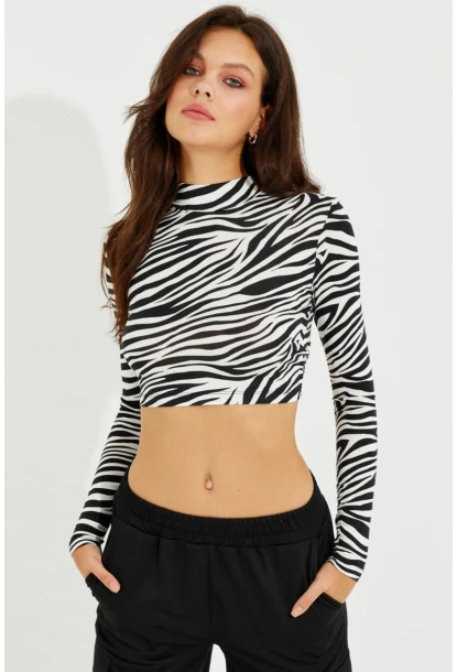 Kadın Beyaz-Siyah Sırtı Açık Zebra Desenli Crop Bluz LPP1232