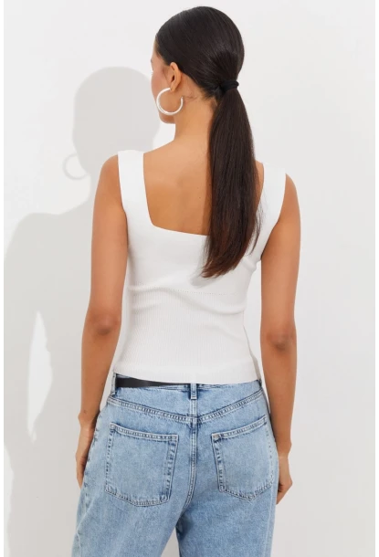 Kadın Beyaz Triko Atlet YV117