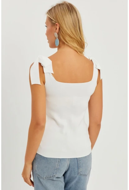Kadın Beyaz Triko Bluz YV236