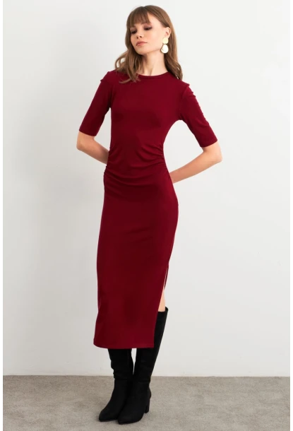 Kadın Bordo Büzgülü Yırtmaçlı Tshırt Elbise FS9594