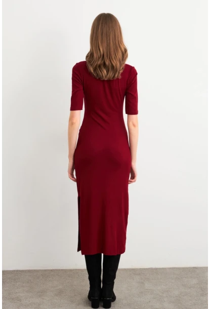 Kadın Bordo Büzgülü Yırtmaçlı Tshırt Elbise FS9594