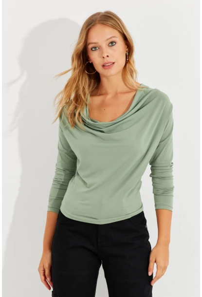 Kadın Çağla Yeşili Degaje Yaka Bluz LPP1234