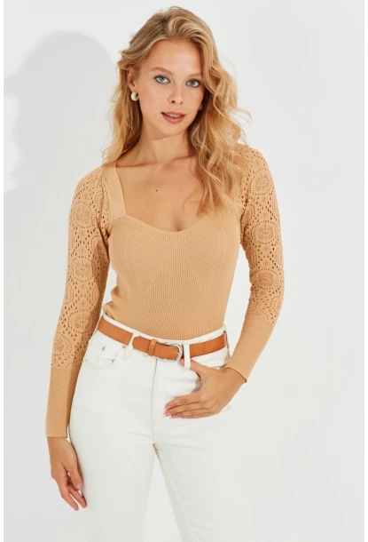 Kadın Camel Kalp Yaka Ajurlu Triko Bluz SMT217