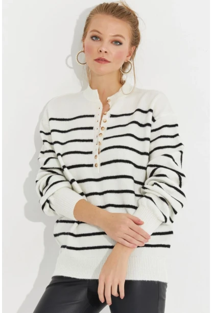 Kadın Ekru Çizgili Triko Kazak SMT219