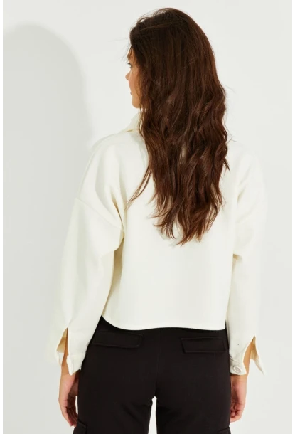 Kadın Ekru Kaşe Cepli Kısa Ceket PP2444