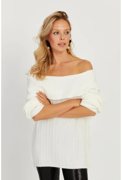 Kadın Ekru Madonna Yaka Triko Kazak KZ2506