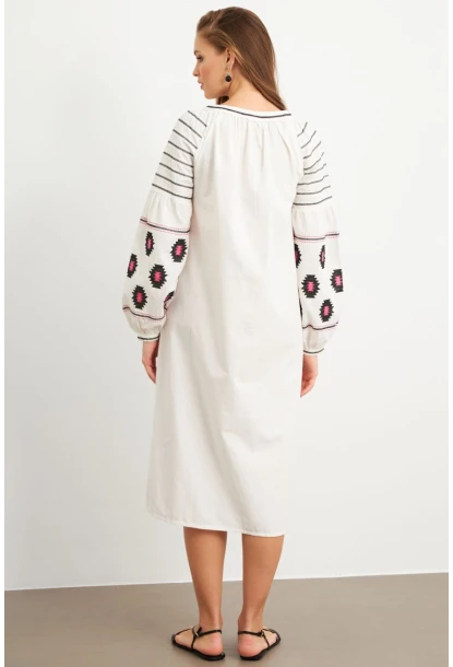 Kadın Ekru Nakışlı Balon Kol Keten Midi Elbise MQS5689-1