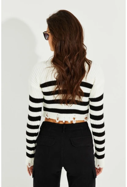 Kadın Ekru-Siyah Çizgili Yırtık Crop Kazak SF2200