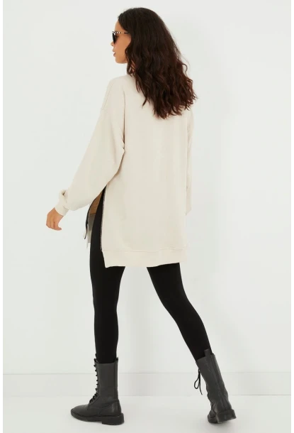 Kadın Ekru Yanları Fermuarlı Oversize Sweatshirt BK231095