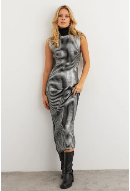 Kadın Gümüş Rengi Varaklı Balıkçı Maxi Elbise RM599