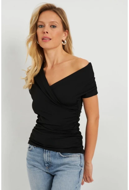 Kadın Kruvaze Büzgülü Bluz Siyah EY2725