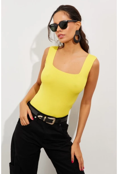 Kadın Sarı Kare Yaka Triko Bluz YV87