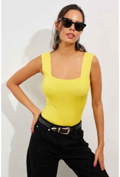 Kadın Sarı Kare Yaka Triko Bluz YV87