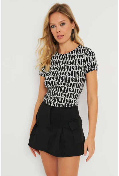 Kadın Sırt Dekolteli Crop Bluz Siyah-Beyaz AYD271