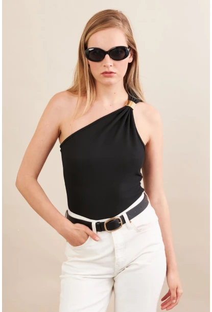 Kadın Siyah Asimetrik Aksesuarlı Bluz FRY2311