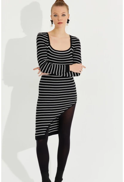 Kadın Siyah Asimetrik Çizgili Triko Elbise SF2517
